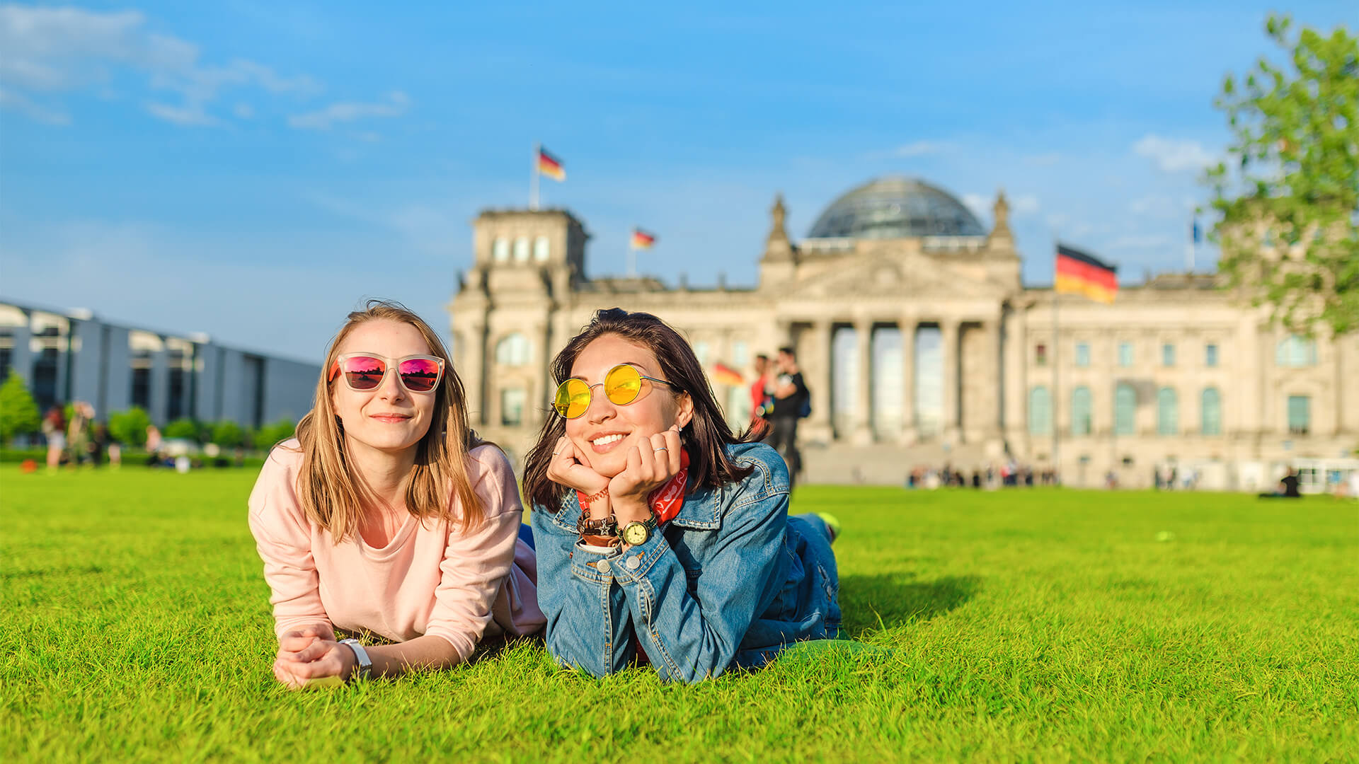 1 июня германия. Студенты в Германии. ФРГ живи!. Наша жизнь в Германии фото. Девушки из Германии.