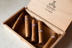 Swiss Cuban Cigars Reviews The Montecristo Brand 300x200
