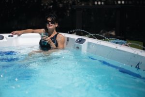 4 Benefits Of Using A Hot Tub 300x200